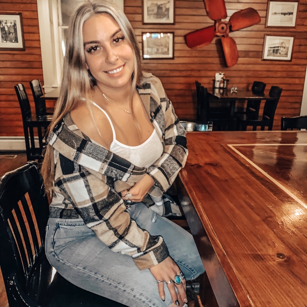 Meet your Posher, Brianna
